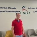 الأستاذ أڭومي عمر أخصائي جراحة العظام و المفاصل