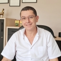 الدكتور بناني  جليل  أخصائي أمراض الدم