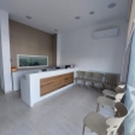 السيدة السويسي هندة مخبر التحاليل الطبية