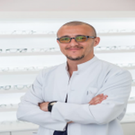 الدكتور موسى مروان أخصائي طب العيون