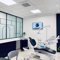 الدكتور الدخلاوي حسان أخصائي تقويم الاسنان