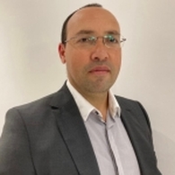 الدكتور الأديب محمد حسني أخصائي جراحة العظام و المفاصل