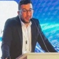 الدكتور الصامت أحمد أخصائي جراحة المسالك البولية