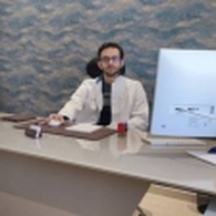 الدكتور قريعة مأمون أخصائي أمراض الأنف والأذن والحنجرة