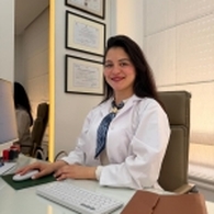 الدكتورة بوغزالة وئام أخصائية أمراض الأنف والأذن والحنجرة