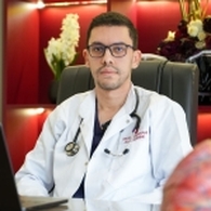 الدكتور علاء الدين البوعناني أخصائي امراض القلب و الشرايين