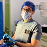 الدكتور زطاطي زكرياء أخصائي أمراض الجهاز الهضمي