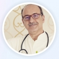 الدكتور يعيش سامي أخصائي في طب الاعشاب