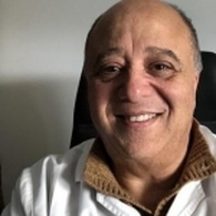 الدكتور التريكي محمد أخصائي جراحة المسالك البولية