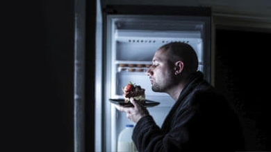 الأطعمة التي تحرمك من النوم