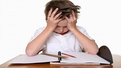 طفلك كثير النسيان؟ هكذا تتعامل مع هذه المشكلة