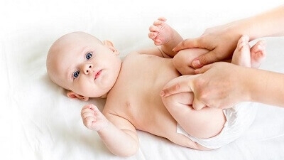 أسباب الإمساك عند الرضع