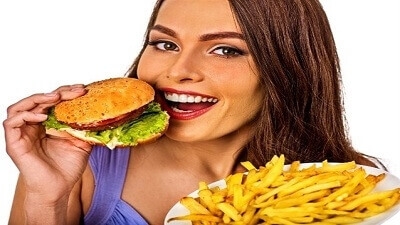 إحذر تأثيرات الوجبات السريعة على صحّتك