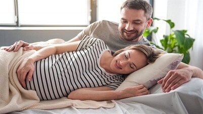 هذا ما يثير خوف الزوجين أثناء ممارسة العلاقة الحميمة خلال الحمل