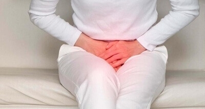 متى يكون سلس البول بعد الولادة خطرًا؟